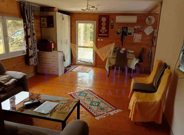 Haus mit Hof im Dorf Hadschi Dimitar, Gebiet Dobrich -  - snimka 5 - Imoti Premier