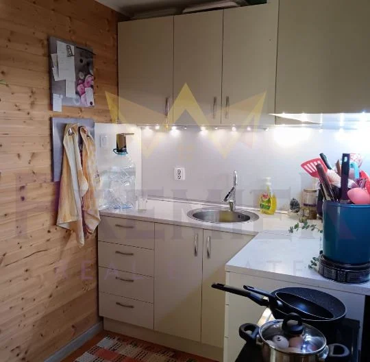 Haus mit Hof im Dorf Hadschi Dimitar, Gebiet Dobrich -  - snimka 7 - Imoti Premier