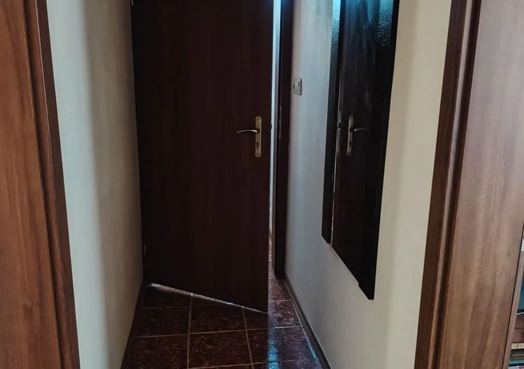 House for 2 families with a 500 sq. m yard, a studio and expansion potential – Burgas - - snimka 4 - Imoti Premier