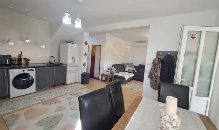 House for sale in the village of Sokolovo, Balchik - - snimka 4 - Imoti Premier