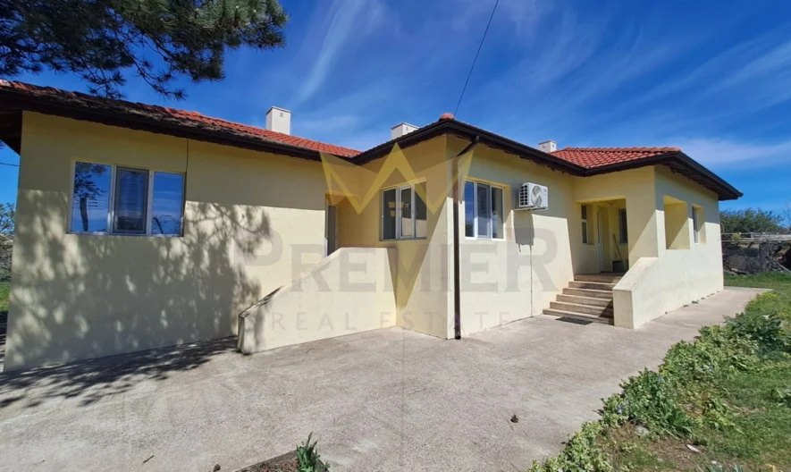 House for Sale in Vranino Village, Dobrich Region -  - snimka 2 - Imoti Premier