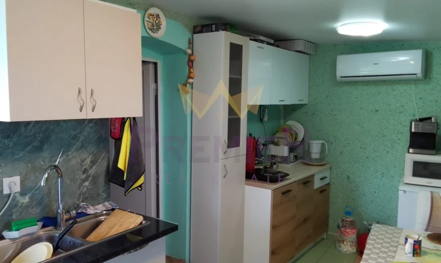 House in the village of Stozher, Dobrich Province -  - snimka 1 - Imoti Premier