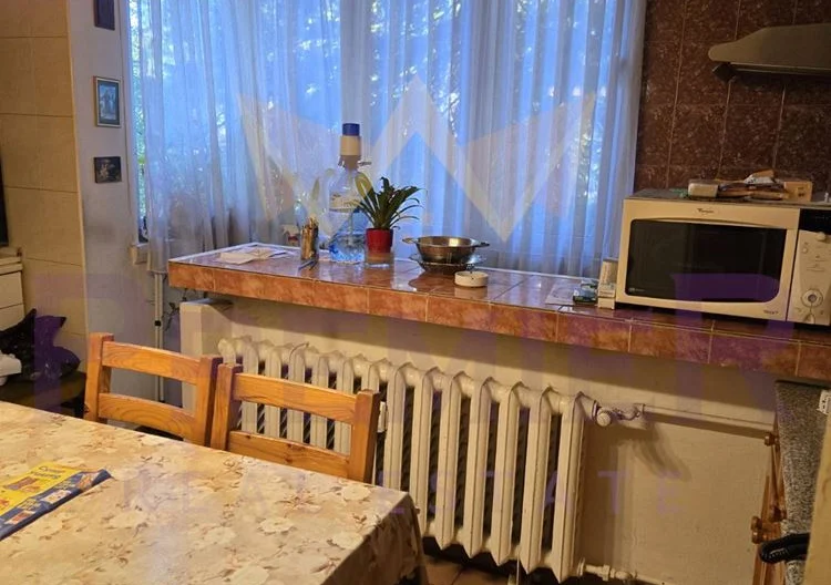 Háromszobás lakás a Gotse Delcsev negyedben -  - snimka 1 - Imoti Premier