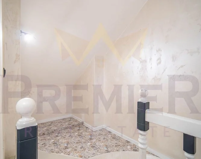 🏡 IDEAL CITY CENTER | 170 SQ.M. | 4 BEDROOMS | GARAGE | MINUTES FROM THE SEA GARDEN -  - snimka 15 - Imoti Premier