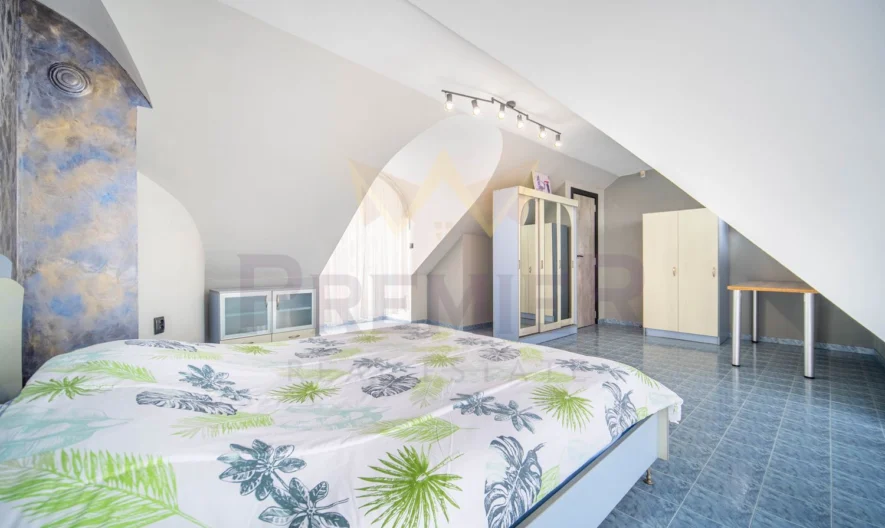 🏡 IDEAL CITY CENTER | 170 SQ.M. | 4 BEDROOMS | GARAGE | MINUTES FROM THE SEA GARDEN -  - snimka 17 - Imoti Premier
