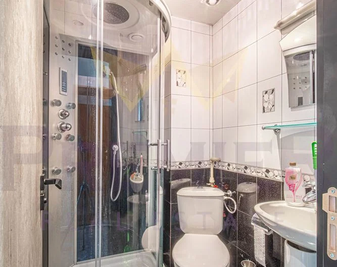 🏡 IDEAL CITY CENTER | 170 SQ.M. | 4 BEDROOMS | GARAGE | MINUTES FROM THE SEA GARDEN -  - snimka 8 - Imoti Premier