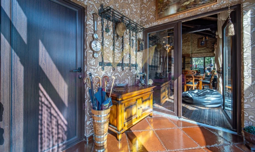 Имноти Премиер Ви  представяме уникален имот – къща в рустикален стил, разположена в град Девня. -  - снимка 14 - Имоти Премиер