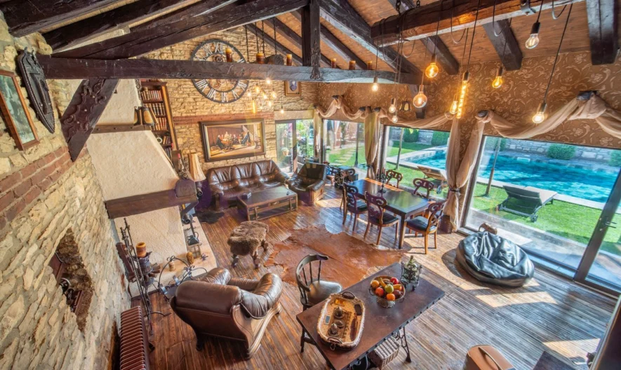 Имноти Премиер Ви  представяме уникален имот – къща в рустикален стил, разположена в град Девня. -  - снимка 20 - Имоти Премиер