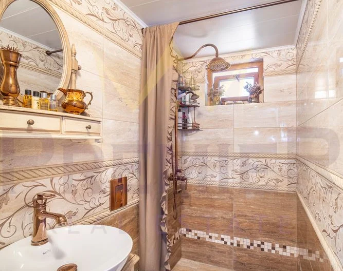 Имноти Премиер Ви  представяме уникален имот – къща в рустикален стил, разположена в град Девня. -  - снимка 37 - Имоти Премиер