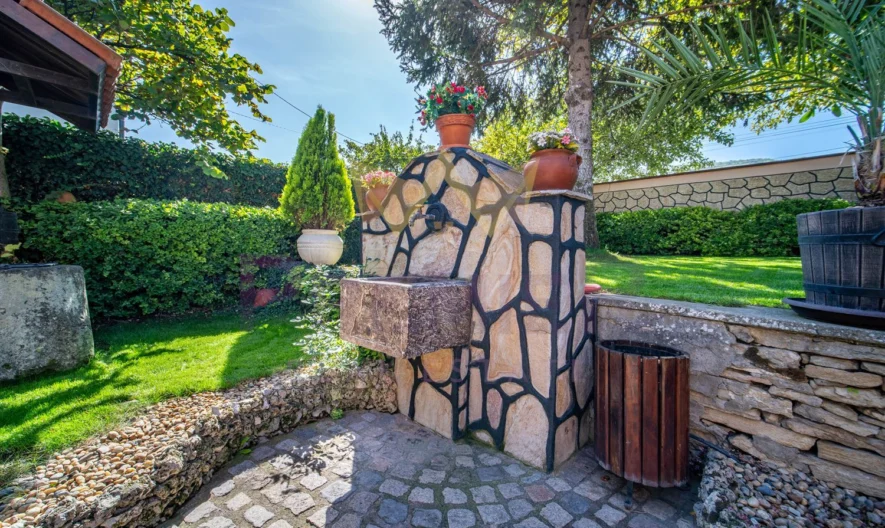 Имноти Премиер Ви  представяме уникален имот – къща в рустикален стил, разположена в град Девня. -  - снимка 4 - Имоти Премиер