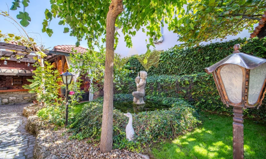 Имноти Премиер Ви  представяме уникален имот – къща в рустикален стил, разположена в град Девня. -  - снимка 6 - Имоти Премиер