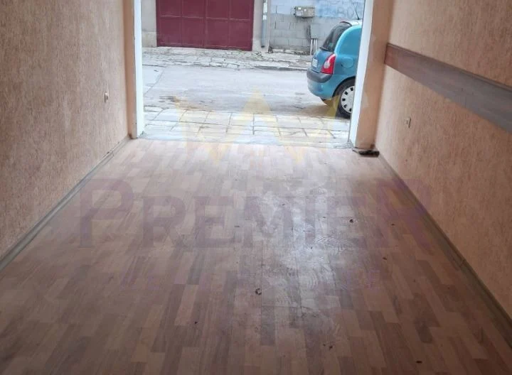 🏢 Имот със статут ГАРАЖ в района на Колхозен пазар -  - снимка 1 - Имоти Премиер