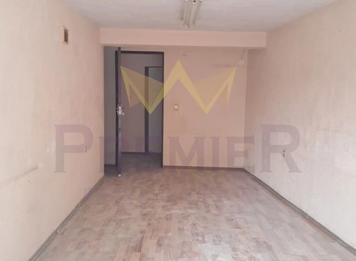 🏢 Имот със статут ГАРАЖ в района на Колхозен пазар -  - снимка 2 - Имоти Премиер