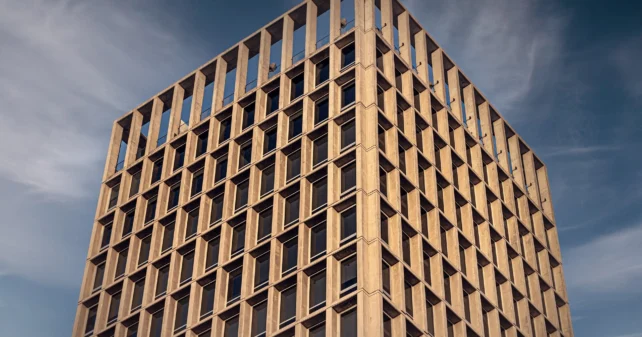 Имот със задължения – къде да се внимава?