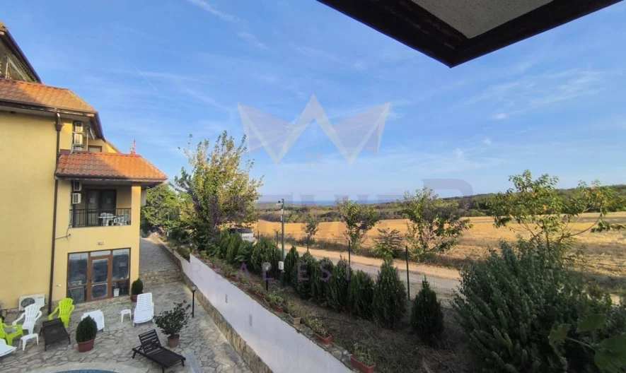 Имоти ПРЕМИЕР Предлага прекрасен апартамент със спираща дъха гледка. -  - снимка 1 - Имоти Премиер