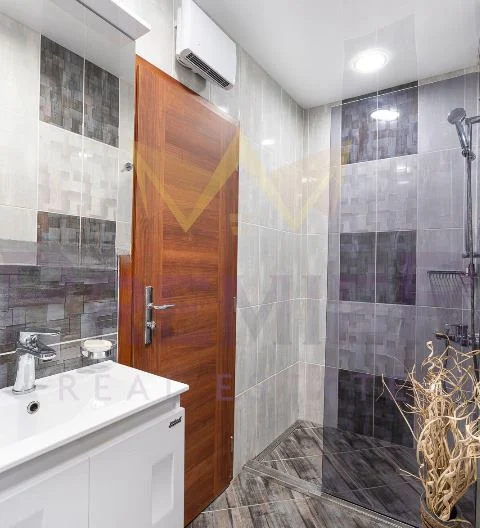 ИМОТИ ПРЕМИЕР предлага за продажба Тристаен апартамент – в кв.Бриз гр.Варна -  - снимка 10 - Имоти Премиер