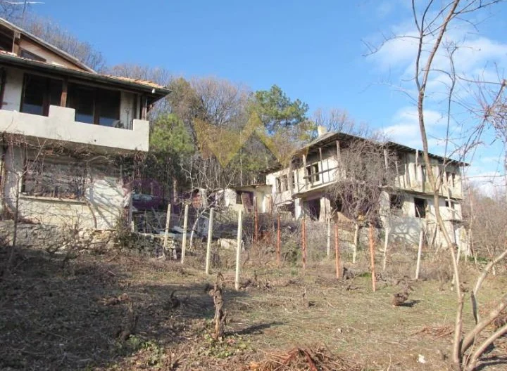 Имоти ПРЕМИЕР предлага за продажба вила в м-т Манастирски Рид област Варна -  - снимка 2 - Имоти Премиер