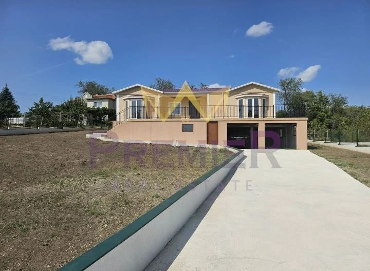 Имоти Премиер представя изключителен имот–прекрасна къща, разположена в село Чайка, община Провадия! -  - снимка 1 - Имоти Премиер