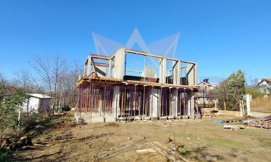 Имоти Премиер представя на вашето внимание двуетажнa къщa в м-т Боровец-Юг. Всеки дом е с РЗП 169.1 кв.м и следното разпреде -  - снимка 6 - Имоти Премиер