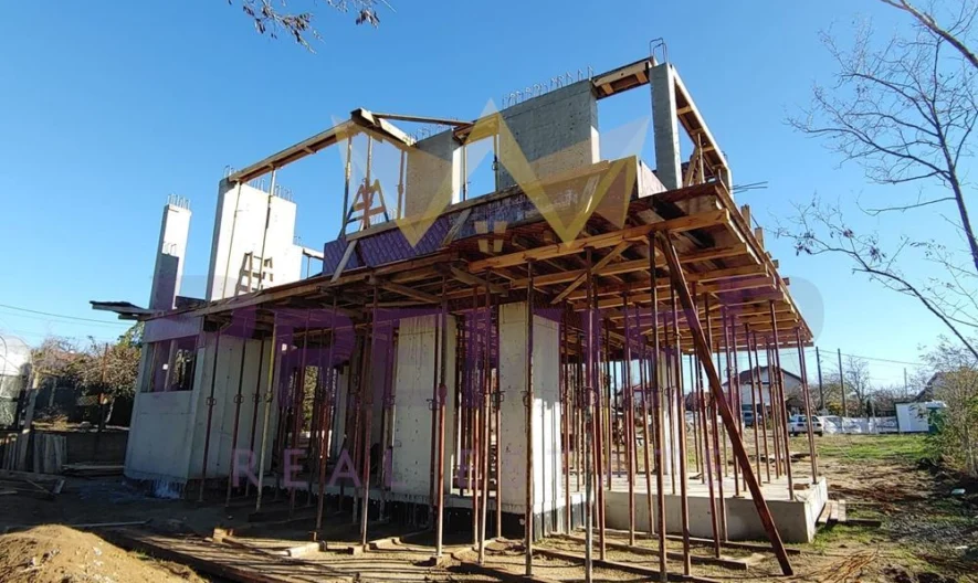 Имоти Премиер представя на вашето внимание двуетажнa къщa в м-т Боровец-Юг. Всеки дом е с РЗП 169.1 кв.м и следното разпреде - - снимка 6 - Имоти Премиер