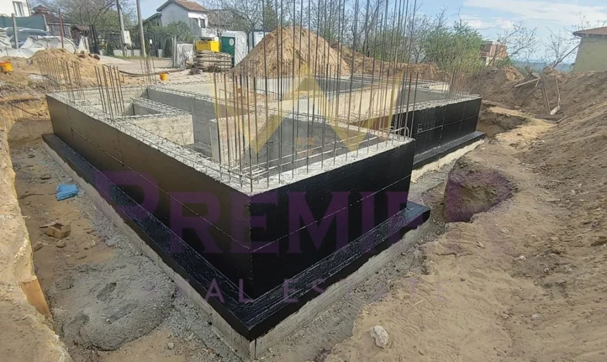 Имоти Премиер представя на вашето внимание двуетажнa къщa в м-т Боровец-Юг. Всеки дом е с РЗП 169.1 кв.м и следното разпреде - - снимка 9 - Имоти Премиер