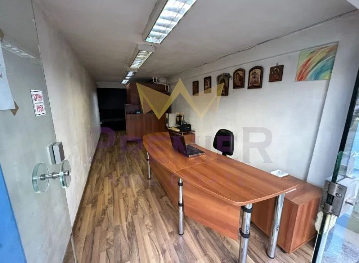 Imoti Premier presents a functional office - - snimka 1 - Imoti Premier