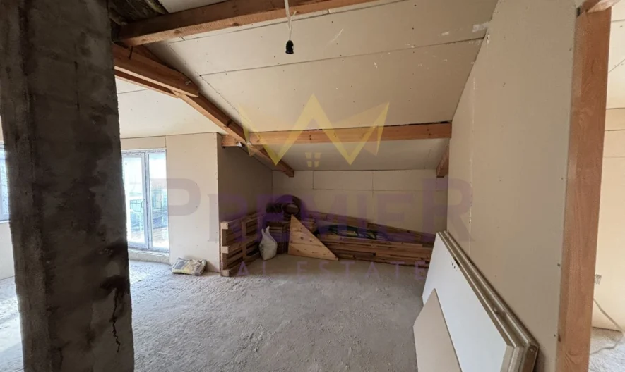 Имоти Премиер продава два етажа от къща в гр. Аксаково -  - снимка 18 - Имоти Премиер