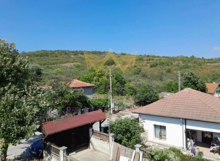 Имоти Премиер продава двуетажна къща в с. Генерал Кантарджиево. - - снимка 16 - Имоти Премиер