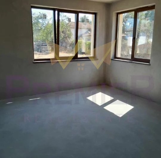 Имоти Премиер продава двуетажна къща в с. Генерал Кантарджиево. -  - снимка 6 - Имоти Премиер