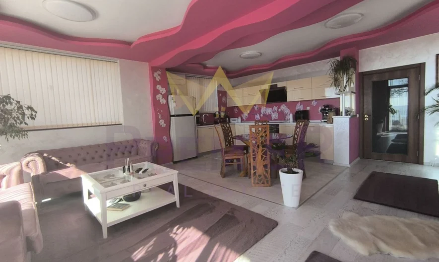 Имоти Премиер продава прекрасна триетажна къща с панорамна гледка в гр. Варна! - - снимка 10 - Имоти Премиер