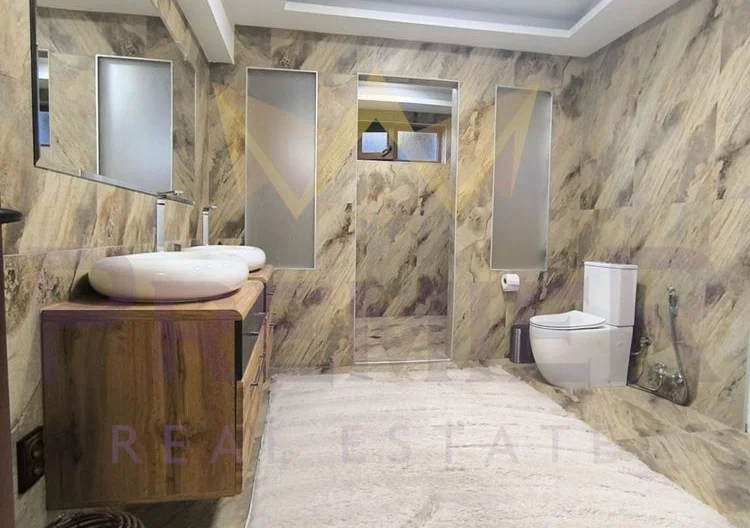 Имоти Премиер продава прекрасна триетажна къща с панорамна гледка в гр. Варна! - - снимка 17 - Имоти Премиер