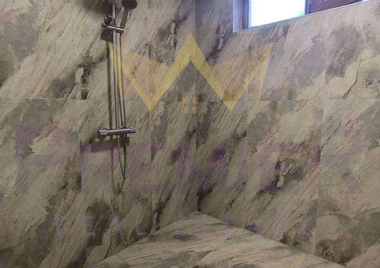 Имоти Премиер продава прекрасна триетажна къща с панорамна гледка в гр. Варна! - - снимка 19 - Имоти Премиер