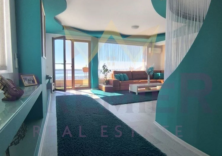 Имоти Премиер продава прекрасна триетажна къща с панорамна гледка в гр. Варна! - - снимка 26 - Имоти Премиер