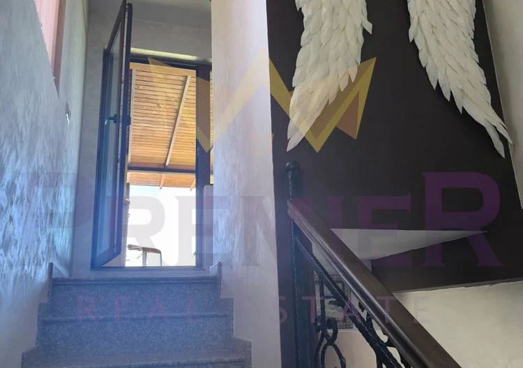 Имоти Премиер продава прекрасна триетажна къща с панорамна гледка в гр. Варна! - - снимка 30 - Имоти Премиер