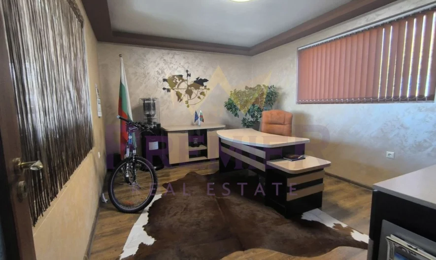 Имоти Премиер продава прекрасна триетажна къща с панорамна гледка в гр. Варна! - - снимка 33 - Имоти Премиер