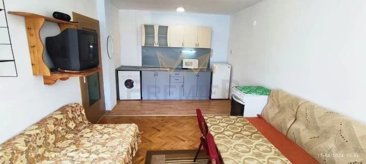 Имоти Премиер продава светъл и уютен двустаен апартамент. - - снимка 2 - Имоти Премиер