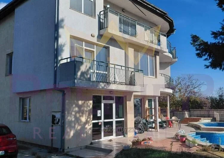 Обява за имот 1097192, Площ: 604 м<sup>2</sup>, Цена: 540000 EUR - Апартаменти Варна Траката