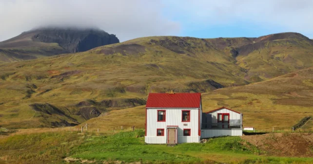 Имоти в планински райони – какво трябва да знаем?