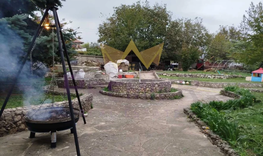 ИНВЕСТИЦИОНЕН ИМОТ |  КЪЩА ЗА ГОСТИ /  ХОСПИС  ИЛИ КЪЩА ЗА ЦЕЛОГОДИШНО ЖИВЕЕНЕ  с. Климентово обл.ВАРНА -  - снимка 9 - Имоти Премиер