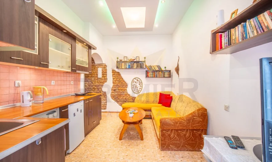 Investment property near the Municipality, Varna - - snimka 1 - Imoti Premier