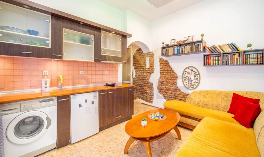 Investment property near the Municipality, Varna - - snimka 2 - Imoti Premier