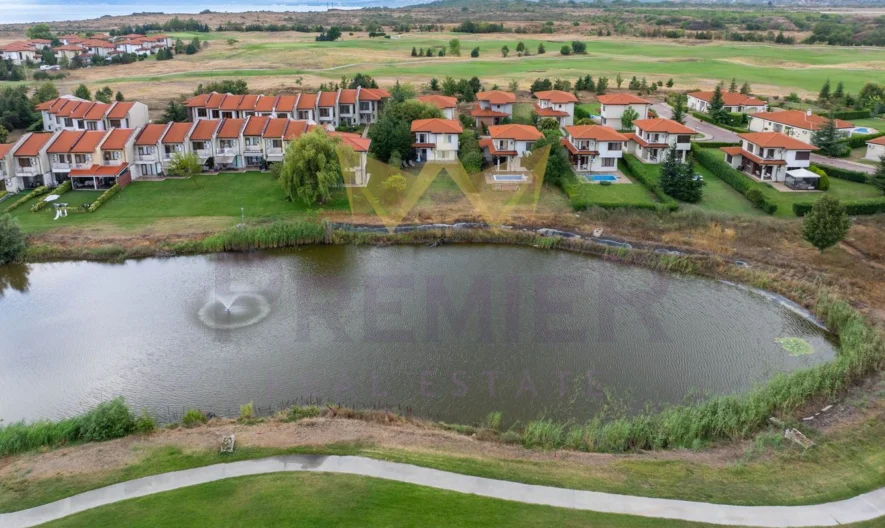 ИЗКЛЮЧИТЕЛНА КЪЩА С РЗП 139 КВ.М. НА САМОТО ЕЗЕРО – GREEN QUARTER, LIGHTHOUSE GOLF & SPA RESORT -  - снимка 12 - Имоти Премиер