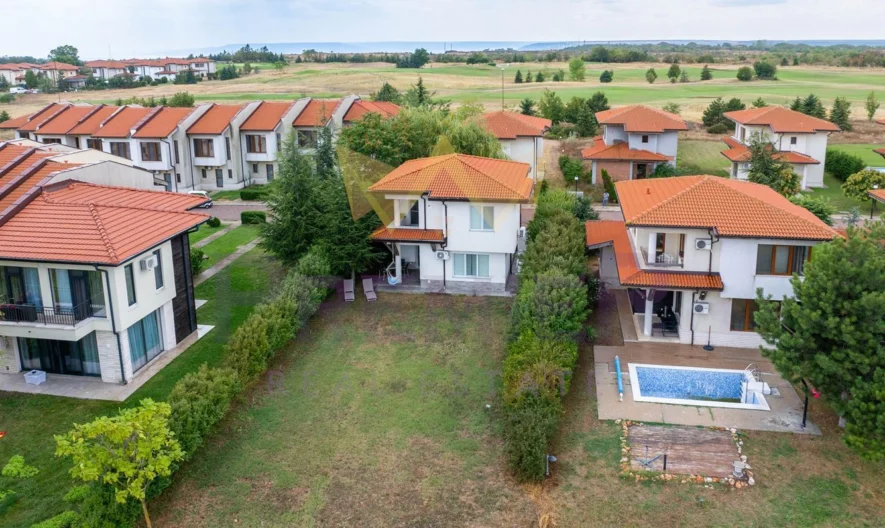 ИЗКЛЮЧИТЕЛНА КЪЩА С РЗП 139 КВ.М. НА САМОТО ЕЗЕРО – GREEN QUARTER, LIGHTHOUSE GOLF & SPA RESORT -  - снимка 9 - Имоти Премиер