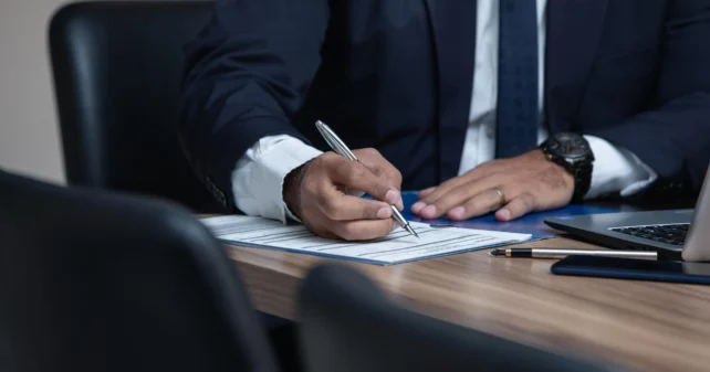 Какви документи за покупка на имот са ми необходими