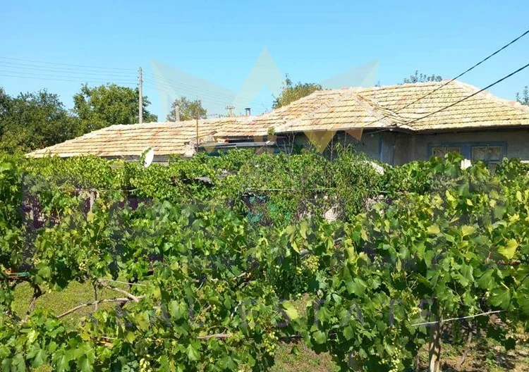 Къща - - снимка 1 - Имоти Премиер