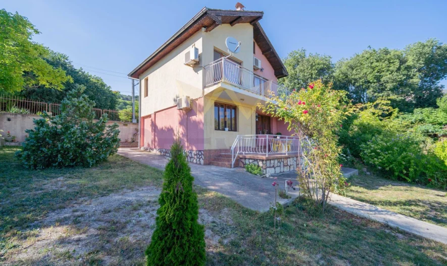 Къща - - снимка 1 - Имоти Премиер