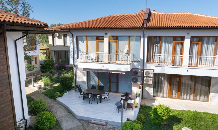 Къща - - снимка 1 - Имоти Премиер