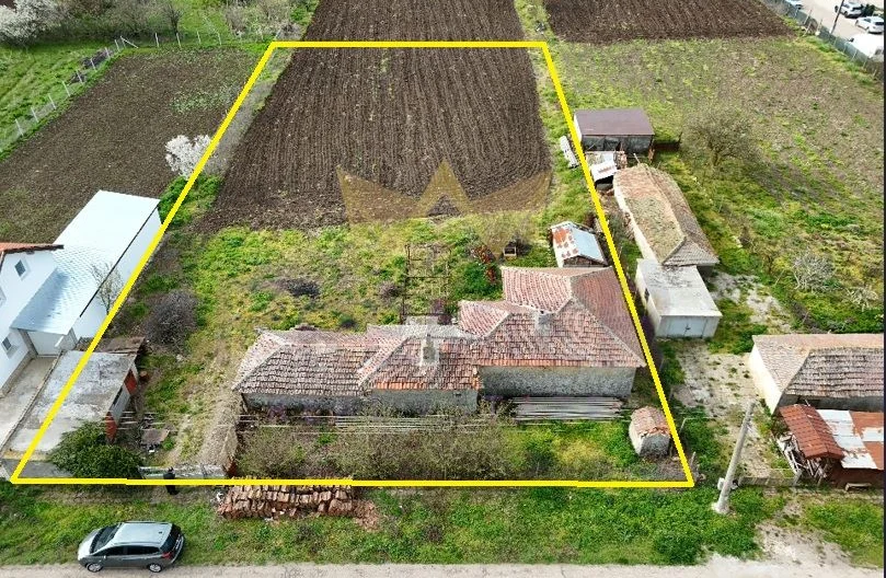 Къща (105 кв.м.) с двор (2514 кв.м.) в с. Селце, общ. Каварна, обл. Добрич. -  - снимка 1 - Имоти Премиер