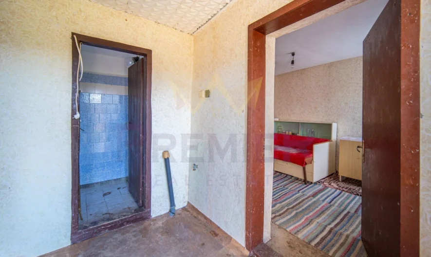 Къща (105 кв.м.) с двор (2514 кв.м.) в с. Селце, общ. Каварна, обл. Добрич. -  - снимка 10 - Имоти Премиер