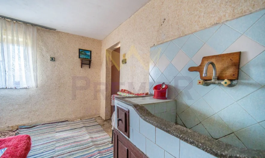 Къща (105 кв.м.) с двор (2514 кв.м.) в с. Селце, общ. Каварна, обл. Добрич. -  - снимка 12 - Имоти Премиер